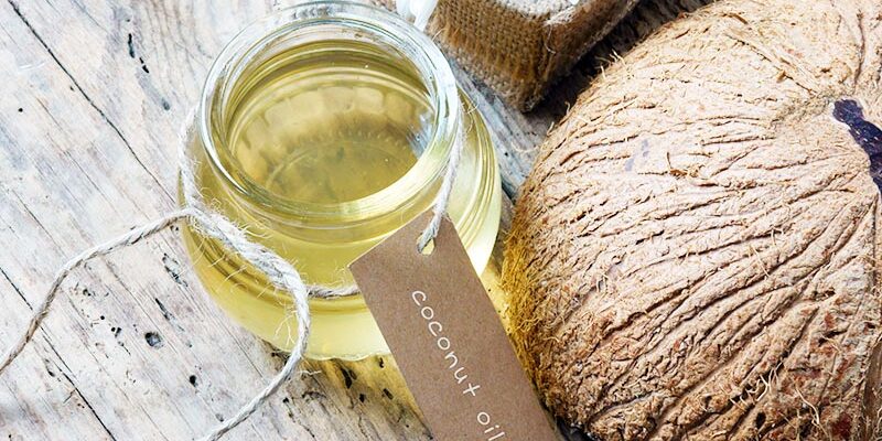 Zahnpflege mit Kokosnussöl — was verbirgt sich hinter dem Trend? Zahnpflege mit Kokosnussöl — was verbirgt sich hinter dem Trend?