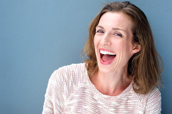 Mundgesundheit — das sollten Sie in den Wechseljahren beachten