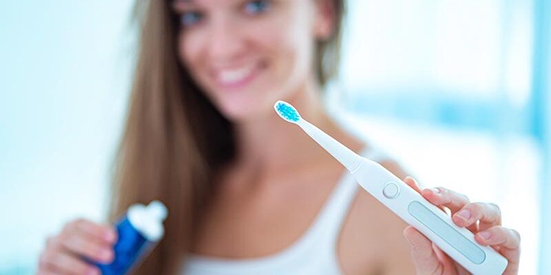 Tipps zur Pflege elektrischer Zahnbürsten