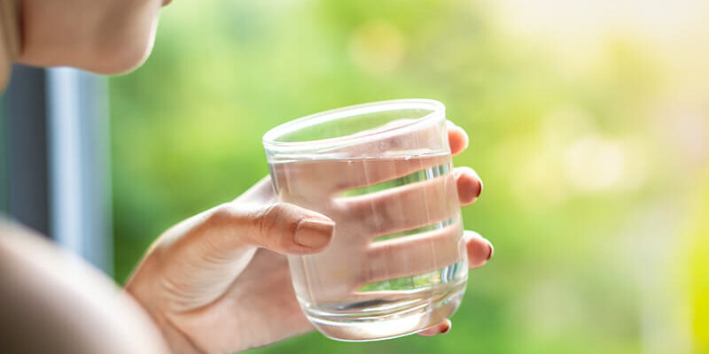 Wie kommt es zu einem trockenen Mund?